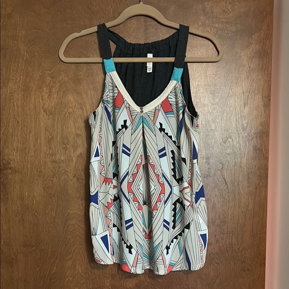 Xhilaration Gray and Cream Graphic Sleeveless Tank Top